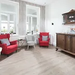 Haus Neunaber בית הארחה 4*