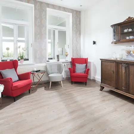 Haus Neunaber بيت ضيافة 4*